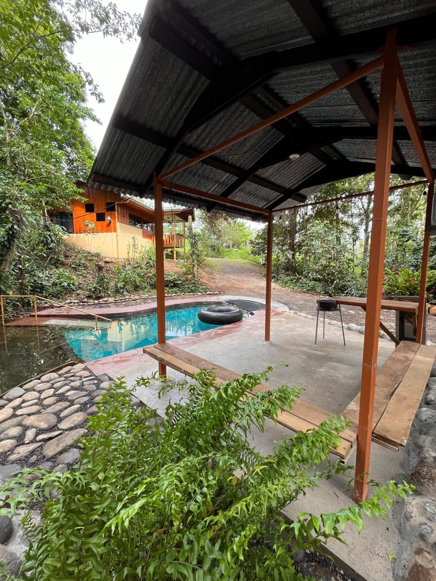 Gambas Lodge Ла Фортуна Экстерьер фото