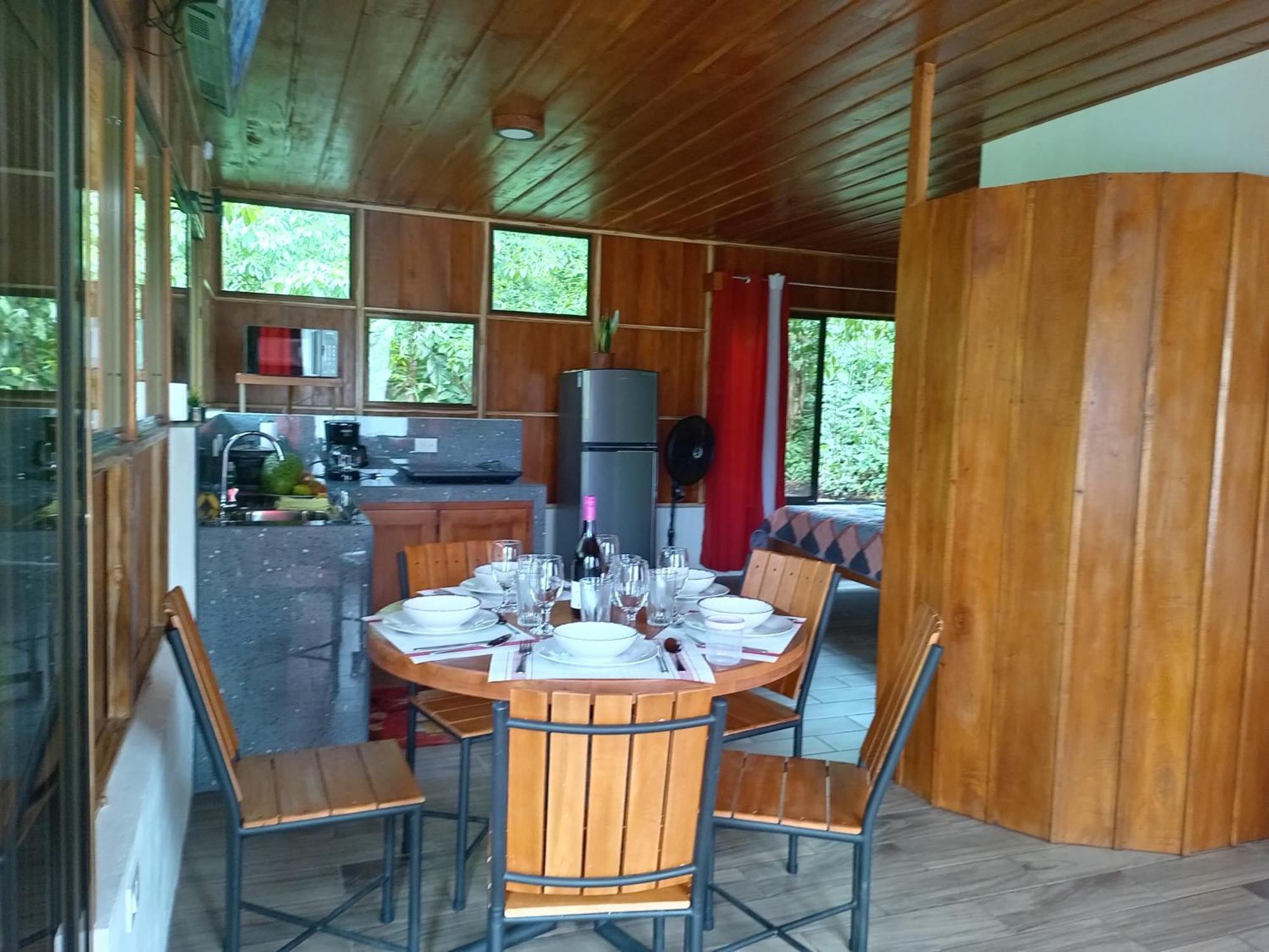 Gambas Lodge Ла Фортуна Экстерьер фото