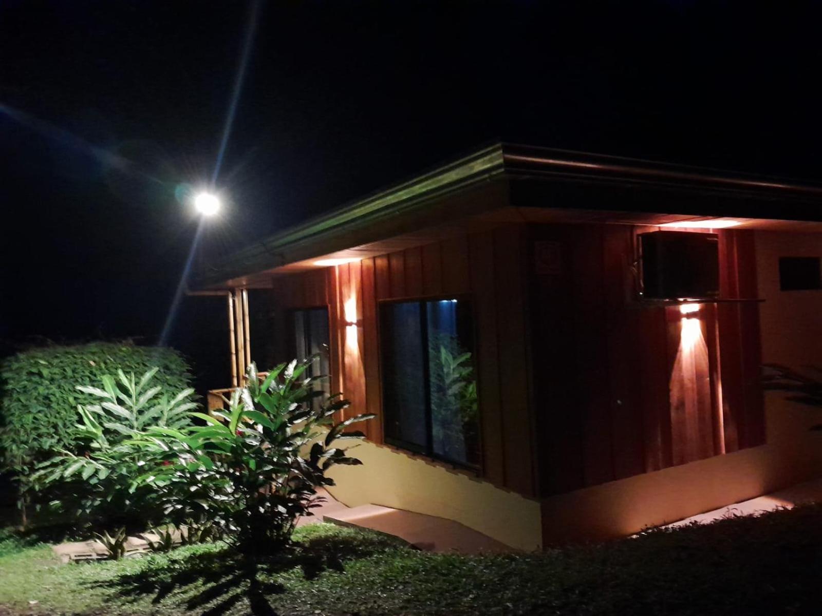 Gambas Lodge Ла Фортуна Экстерьер фото